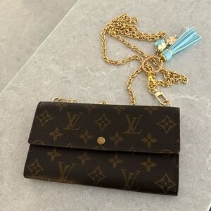 ✅LOUIS VUITTON AUTHENTIC Long Wallet Crossbody